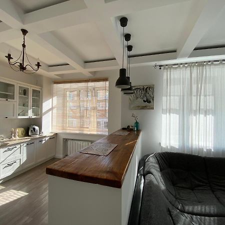 Bright Apartment Gomel Bagian luar foto