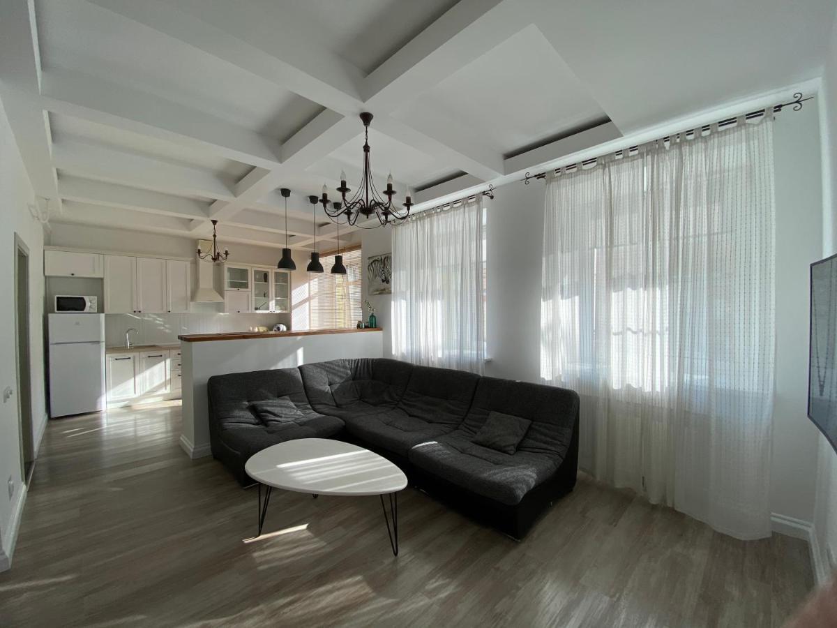 Bright Apartment Gomel Bagian luar foto