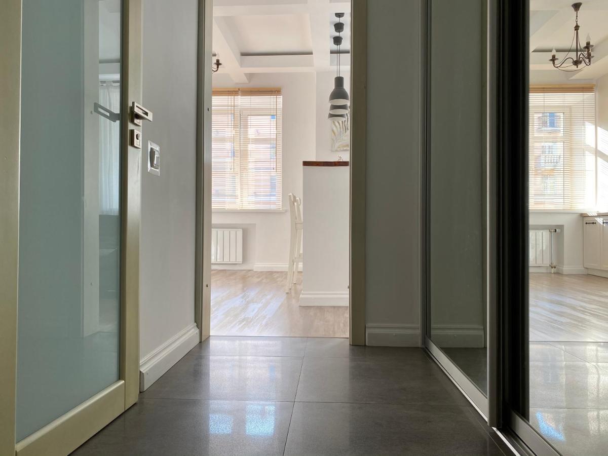 Bright Apartment Gomel Bagian luar foto